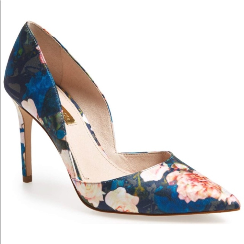 Floral pump shoes
